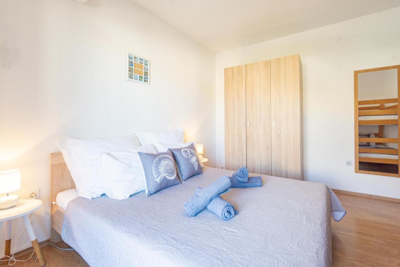 Apartment And Room Bacic Metajna Bagian luar foto