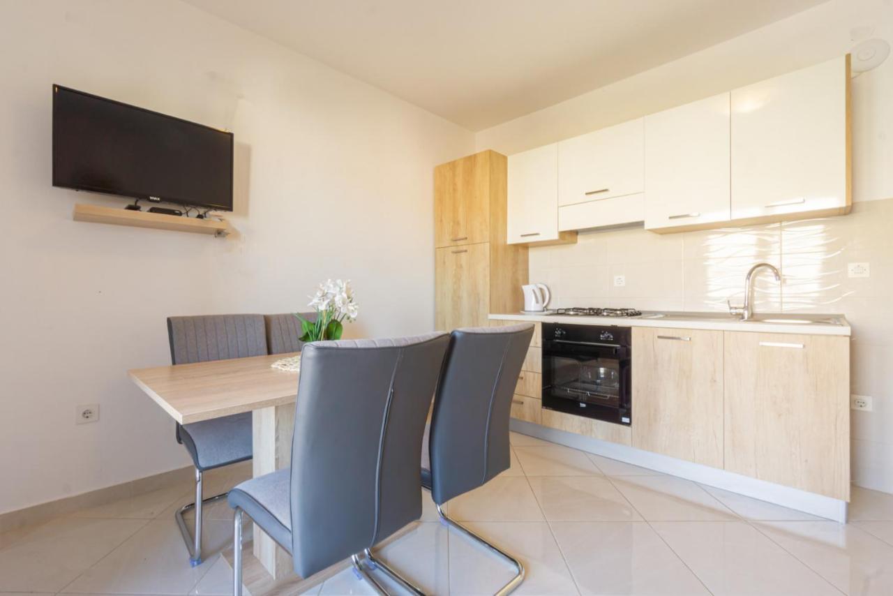 Apartment And Room Bacic Metajna Bagian luar foto