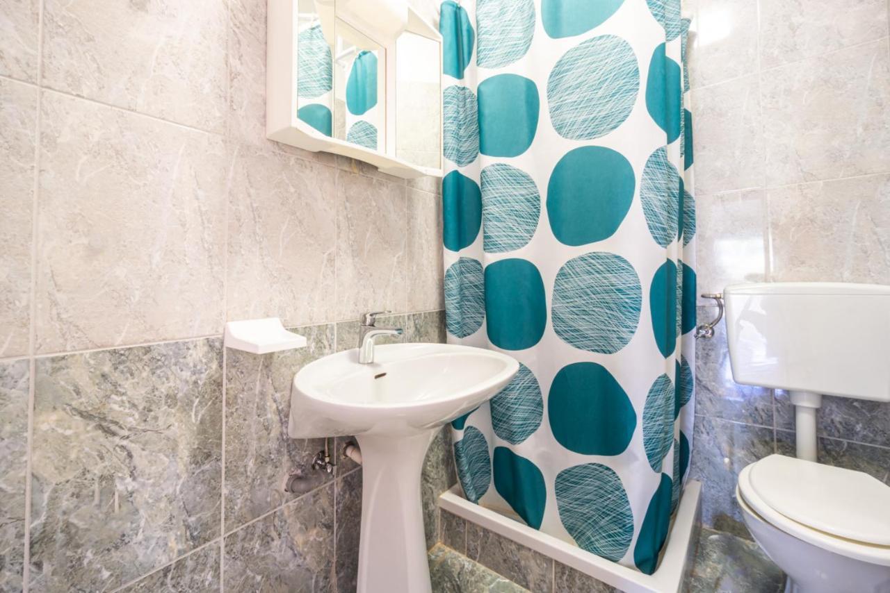 Apartment And Room Bacic Metajna Bagian luar foto